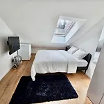 Hotel Private & Shared In *