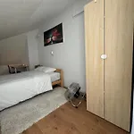 Hotel Private & Shared In *