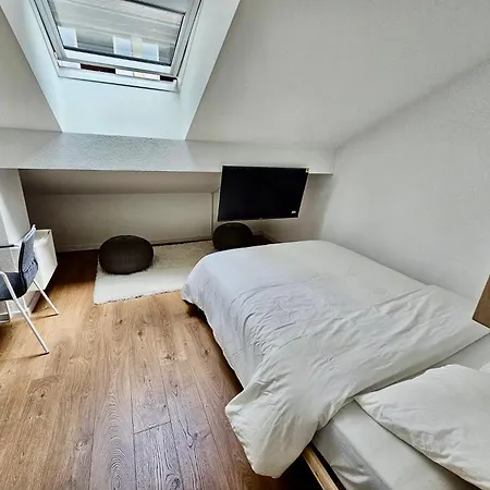 Hotel Private & Shared In *