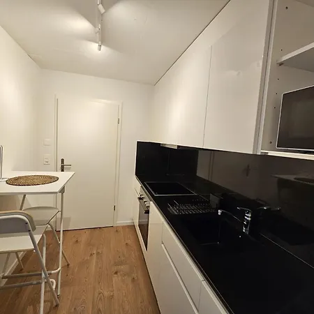 Szálloda Private & Shared In Lausanne