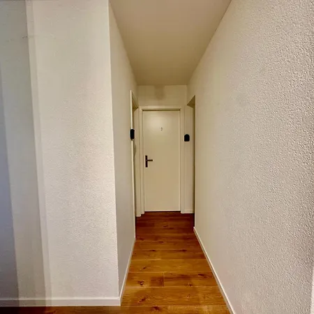 Hotel Private & Shared In *