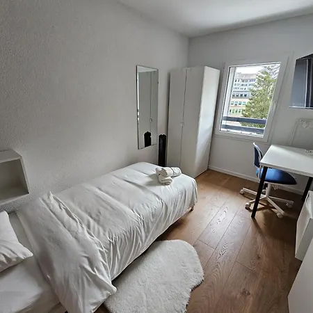 Private & Shared In Szálloda Lausanne