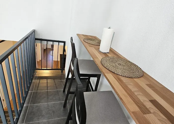 Hotel Private & Shared In *