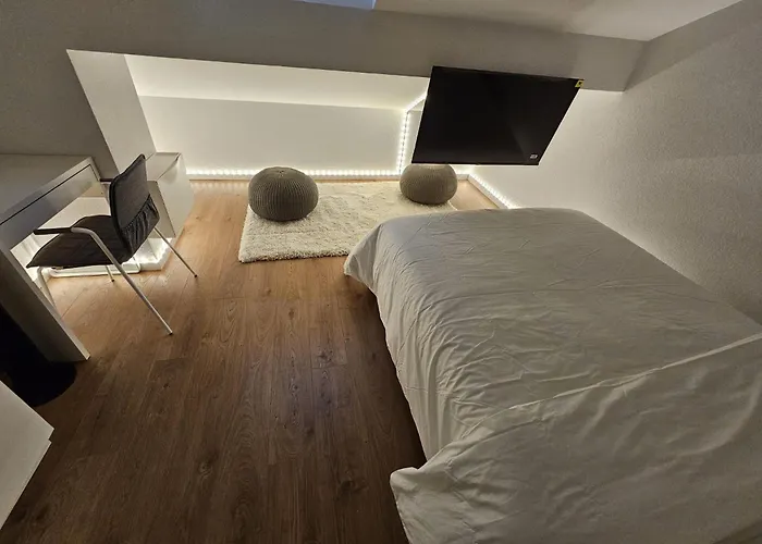 Hotel Private & Shared In *