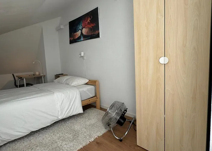 Hotel Private & Shared In *