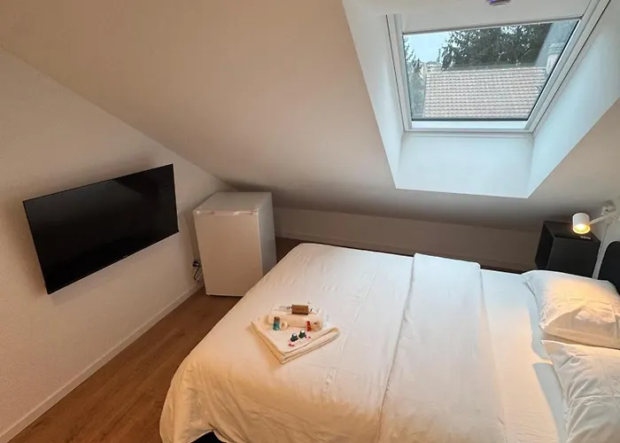 Private & Shared In * 洛桑