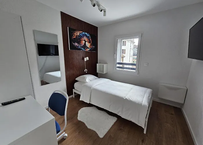 Hotel Private & Shared In